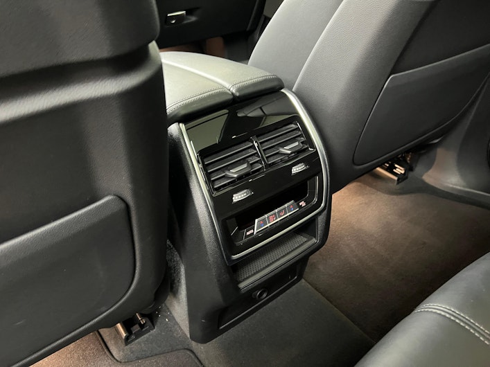 Vehicle image BMW X5