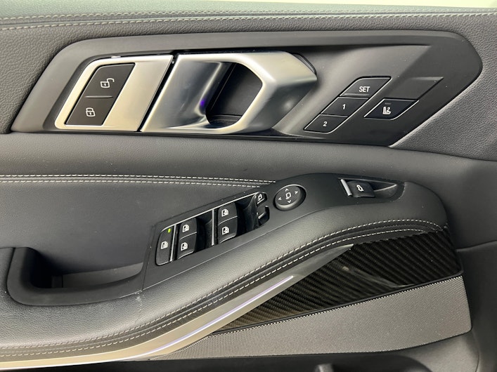 Vehicle image BMW X5