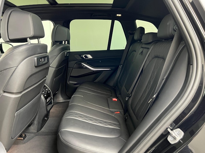 Vehicle image BMW X5