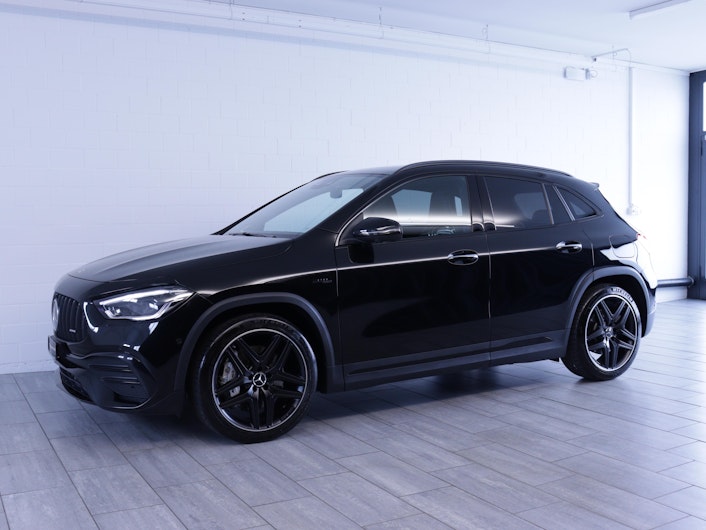 Vehicle image MERCEDES-BENZ GLA 35 AMG