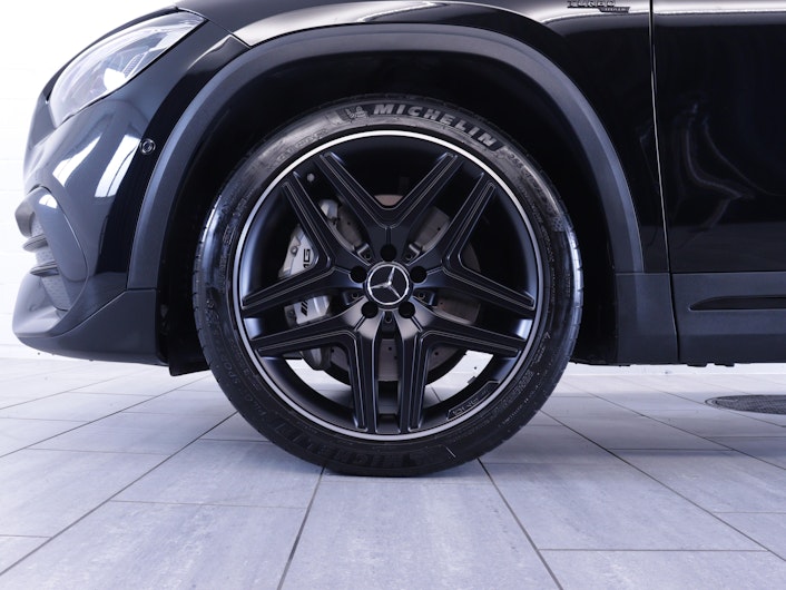 Vehicle image MERCEDES-BENZ GLA 35 AMG
