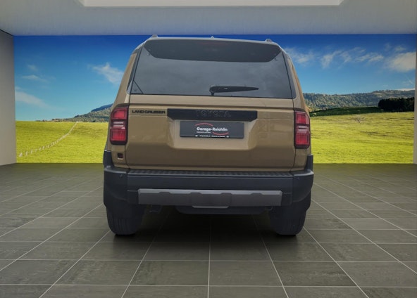 Vehicle image 3 Vehicle image 3