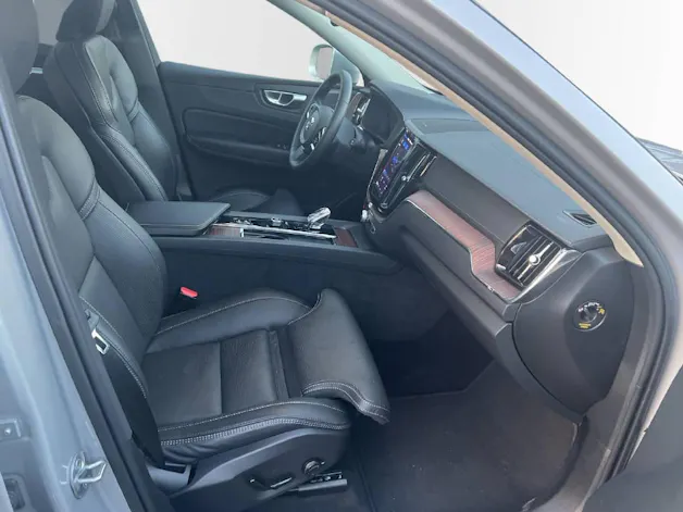 VOLVO XC60 2.0 B5 MH Ultimate Bright AWD