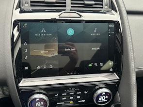 Vehicle image JAGUAR E-Pace 1.5 T 300e R-Dynamic SE AWD