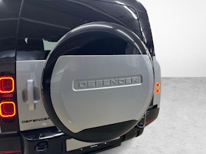 immagine del veicolo LAND ROVER Defender 130 3.0 D I6 300 X-Dynamic HSE