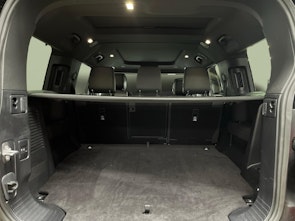 immagine del veicolo LAND ROVER Defender 130 3.0 D I6 300 X-Dynamic HSE