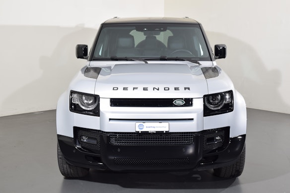 LAND ROVER Defender 130 3.0 D I6 300 X-Dynamic HSE 2