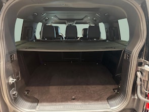 Vehicle image LAND ROVER Defender 130 3.0 D I6 300 X-Dynamic HSE