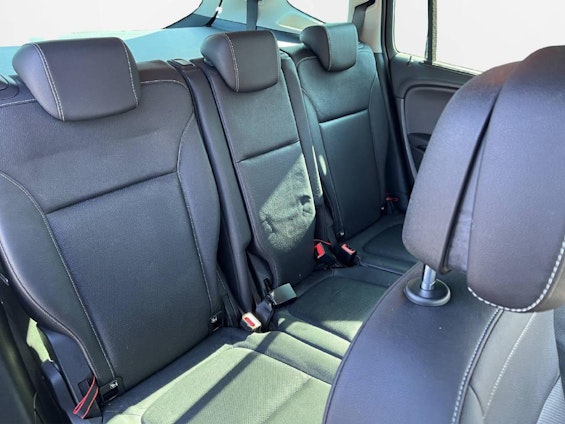 Vehicle image 7 Vehicle image 7