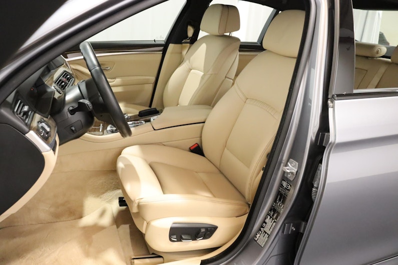 Vehicle image BMW 5 SERIES