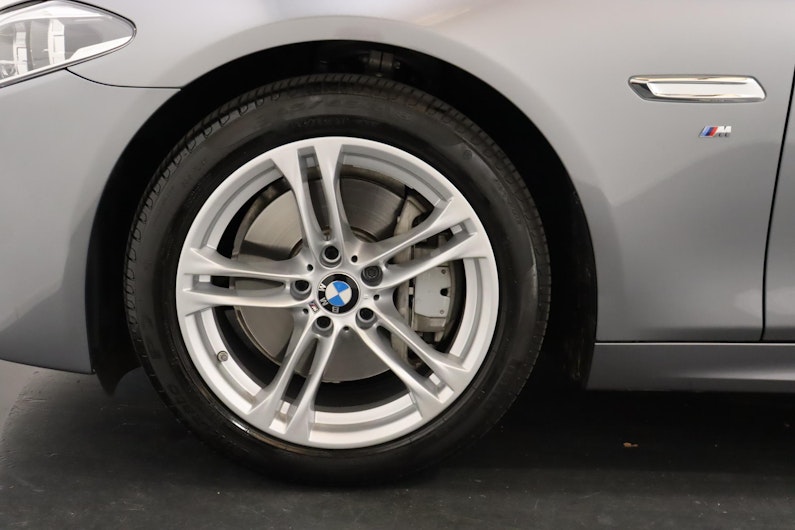 Vehicle image BMW 5 SERIES