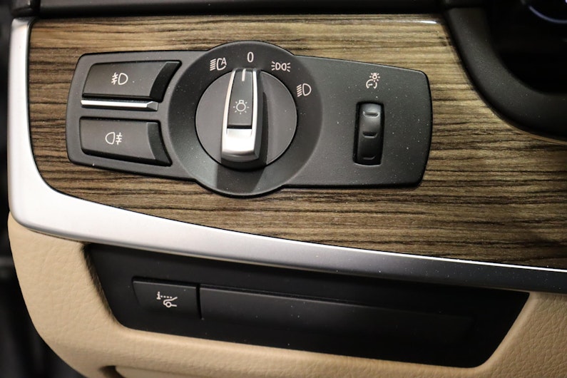 Vehicle image BMW 5 SERIES