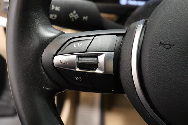 Vehicle image BMW 5 SERIES