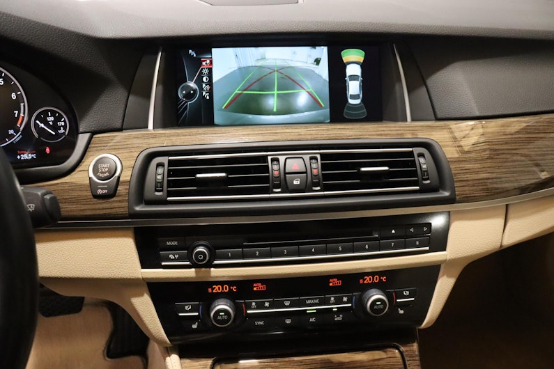 Vehicle image BMW 5 SERIES