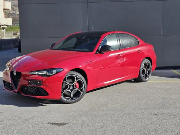 Alfa Romeo Giulia 2.0 Comp P Sky Q4