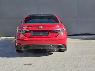 Alfa Romeo Giulia 2.0 Comp P Sky Q4