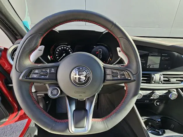 Alfa Romeo Giulia 2.0 Comp P Sky Q4