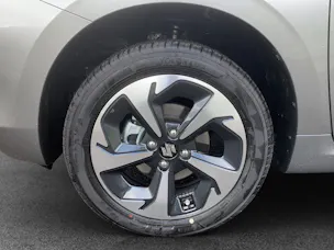 Suzuki Swift 1.2 1st Edition Top Hybrid 4x4