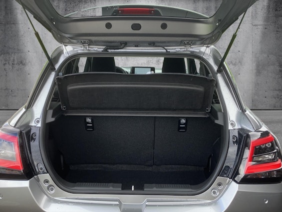 Vehicle image 15 Vehicle image 15