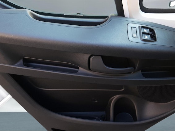 Vehicle image 11 Vehicle image 11