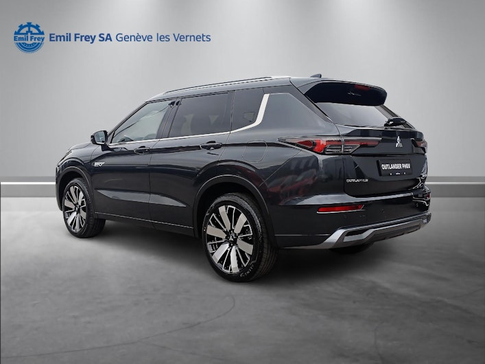 Vehicle image MITSUBISHI OUTLANDER