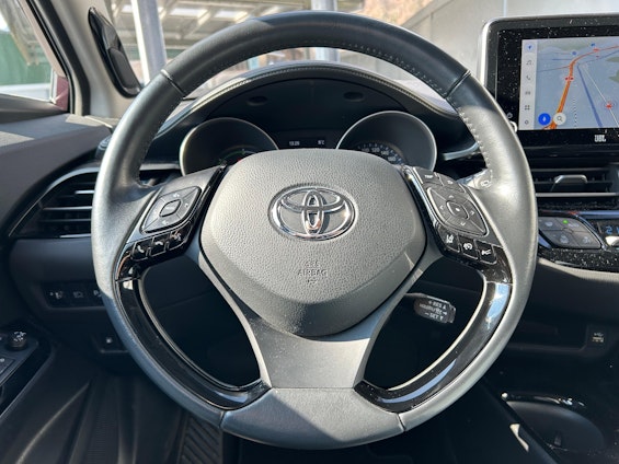 Vehicle image 9