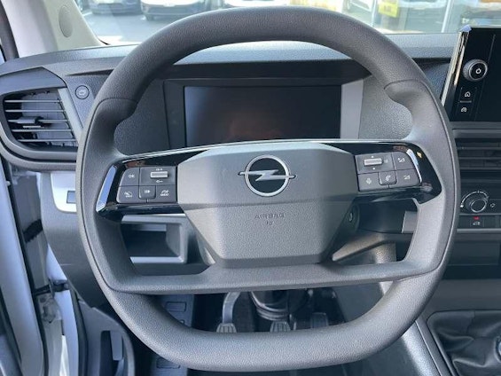 Vehicle image 6 Vehicle image 6