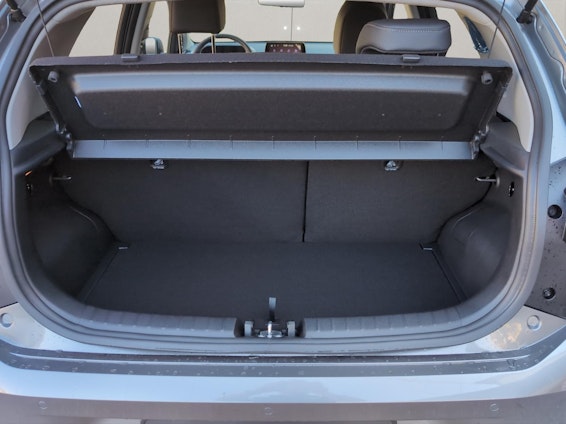 Vehicle image 17 Vehicle image 17