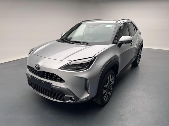 First vehicle image