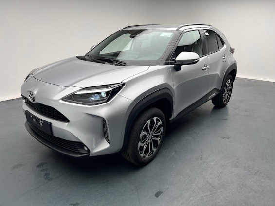 First vehicle image