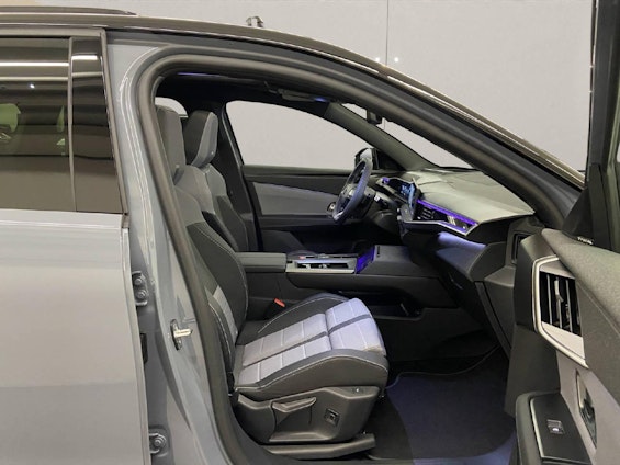 Vehicle image 11 Vehicle image 11