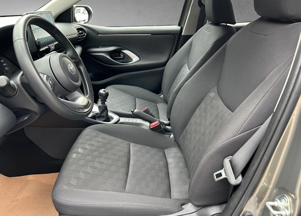 Vehicle image 8 Vehicle image 8