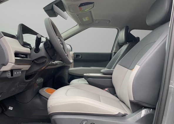 Vehicle image 9 Vehicle image 9