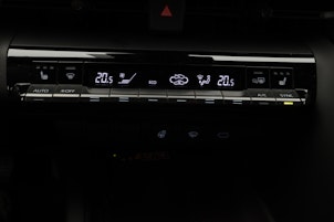 Vehicle image TOYOTA C-HR 2.0 PHEV Swiss Edition