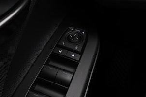 Vehicle image TOYOTA C-HR 2.0 PHEV Swiss Edition