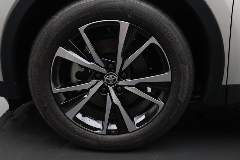 Vehicle image TOYOTA C-HR