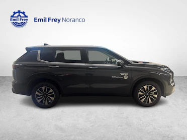 MITSUBISHI OUTLANDER 6