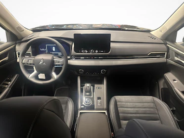 MITSUBISHI OUTLANDER 9