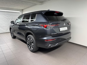 Vehicle image MITSUBISHI Outlander 2.4 PHEV Invite 4x4