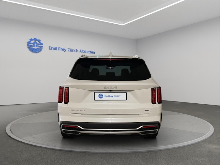 Vehicle image KIA SORENTO