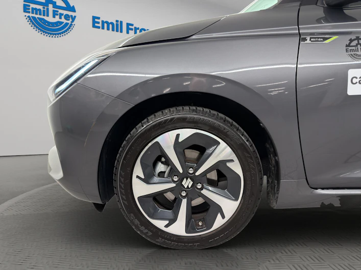 Fahrzeugbild SUZUKI SWIFT