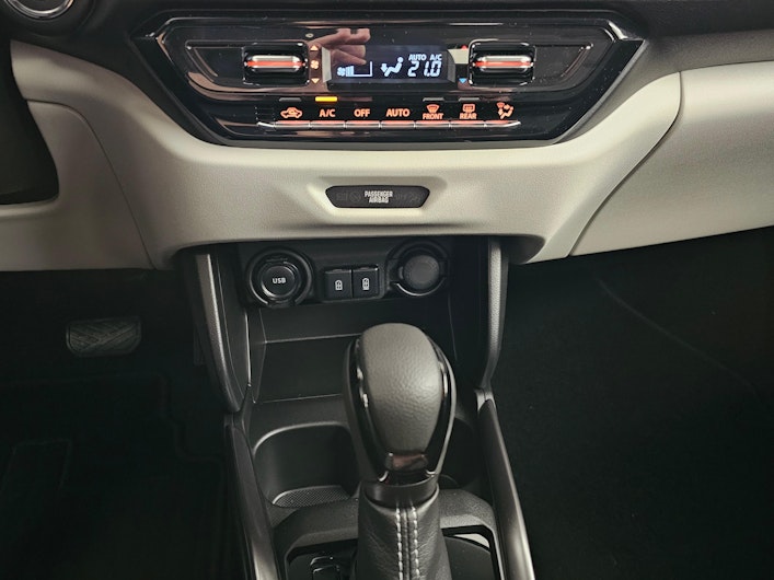 Vehicle image SUZUKI SWIFT