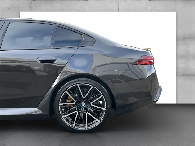 BMW M5 xDrive