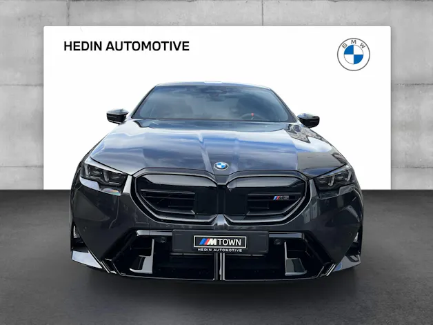 BMW M5 xDrive
