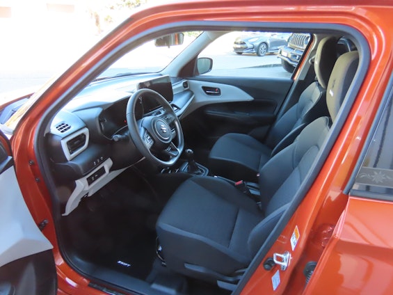 Vehicle image 6