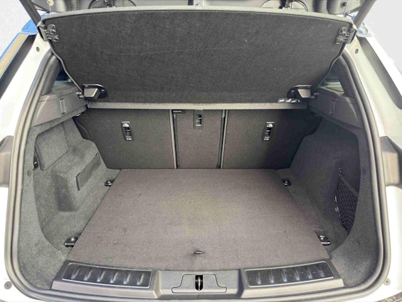 Vehicle image 12 Vehicle image 12