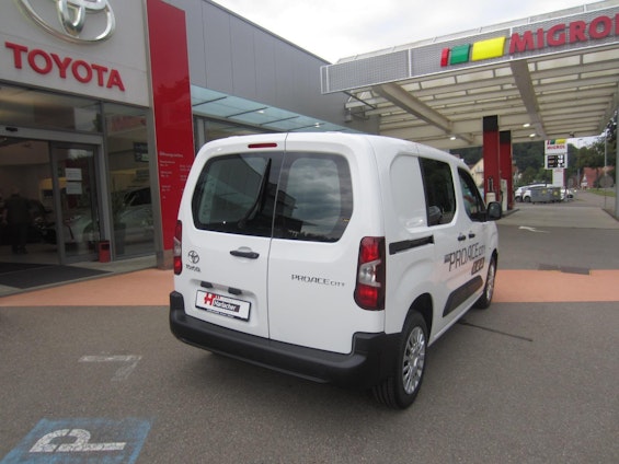 Vehicle image 30