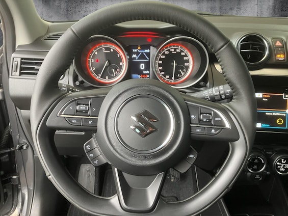 Vehicle image 6 Vehicle image 6