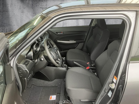 Vehicle image 5 Vehicle image 5