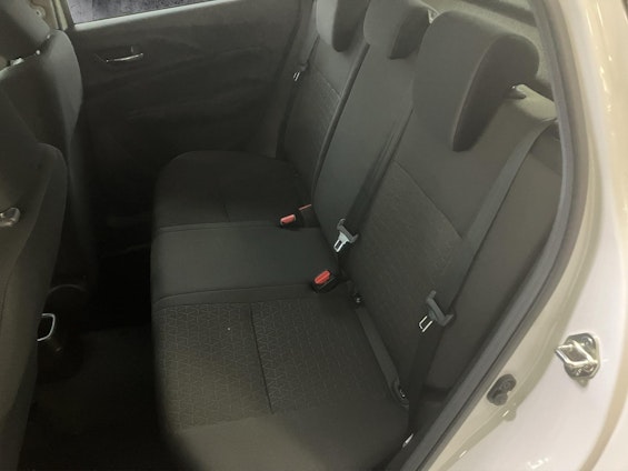 Vehicle image 8 Vehicle image 8